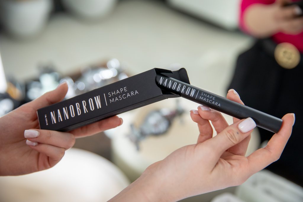 brow makeup mascara