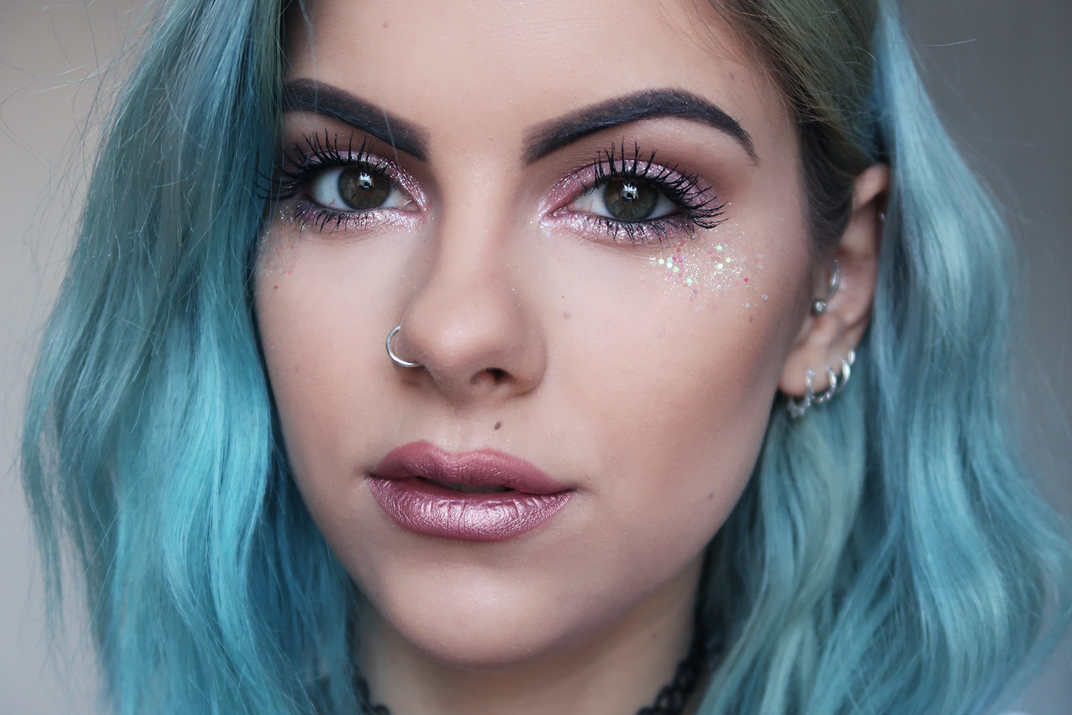 Cosmetics with glitter – Yes or no? Let’s check it!